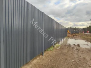 Изготовление и монтаж забора из металлоконструкций с профлистом